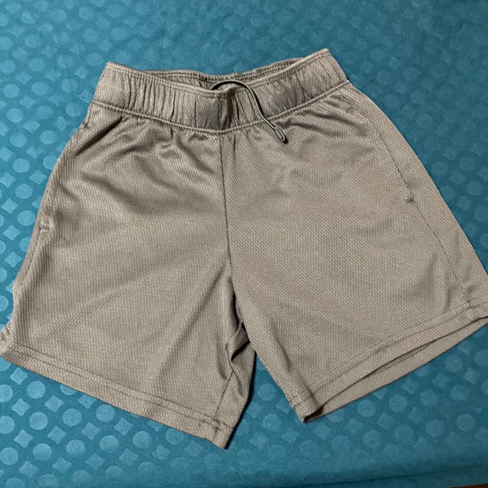 🌺 3/$12 All in motion, shorts size XS